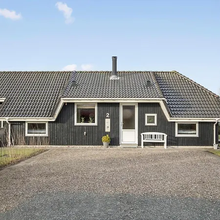 4 Bedroom In בית נופש *