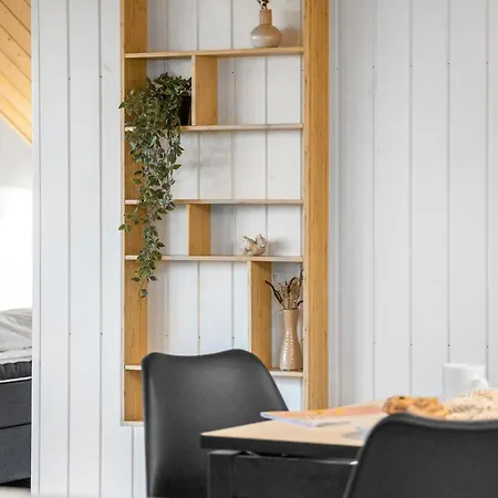 4 Bedroom In אוטרופ