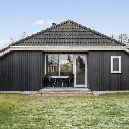 4 Bedroom In *