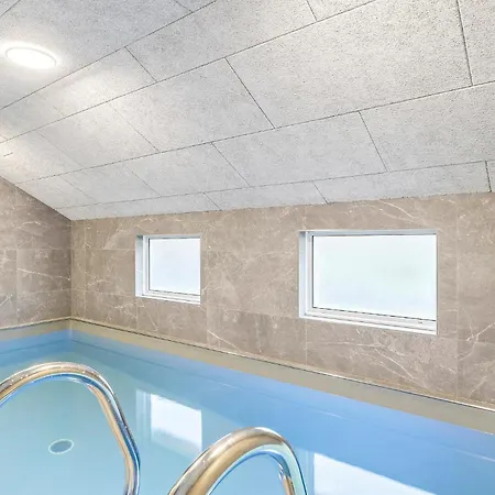 בית נופש 4 Bedroom In