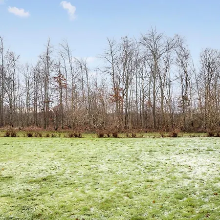 4 Bedroom In בית נופש אוטרופ